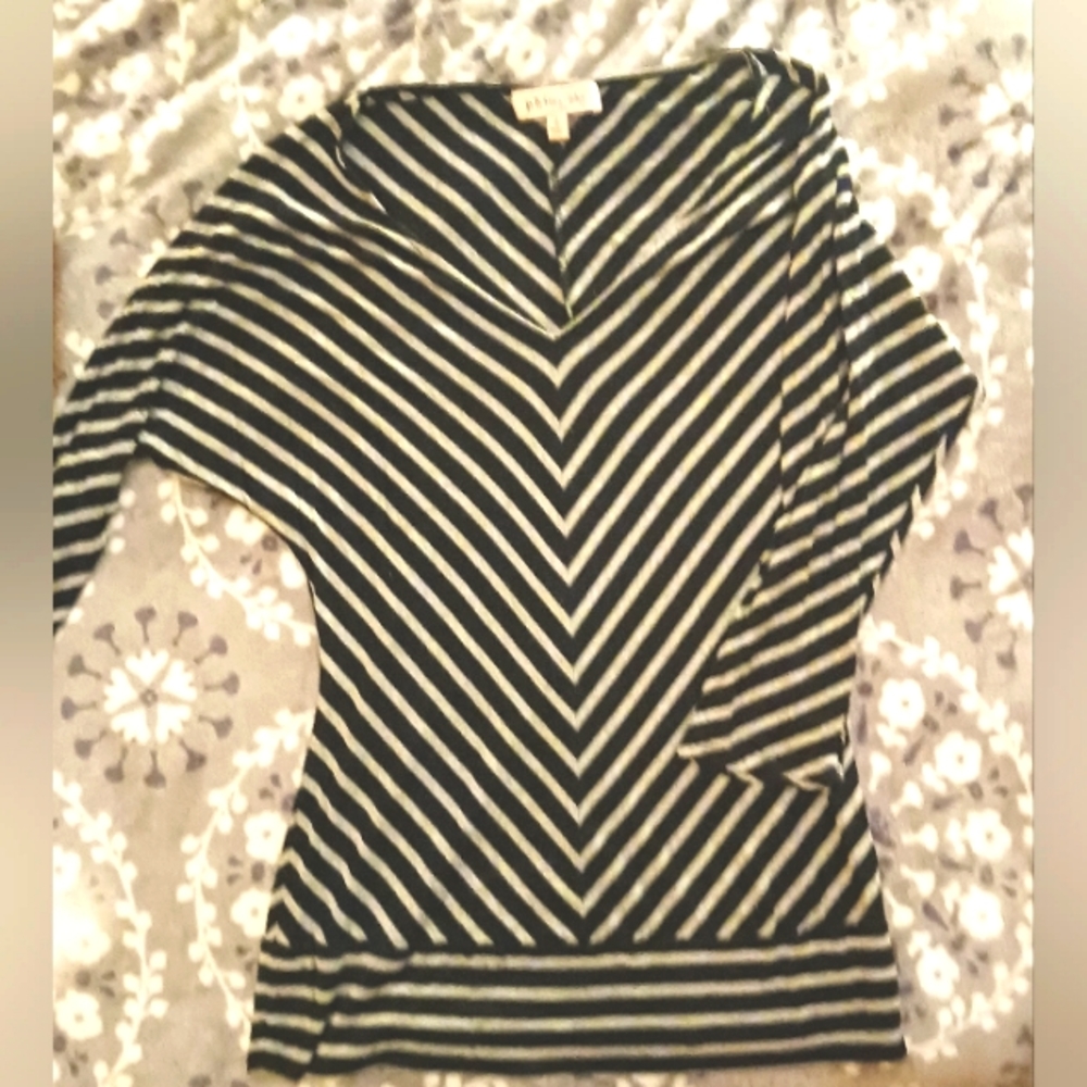 ♡Black&White Stripped Philosophy Top♡Small♡